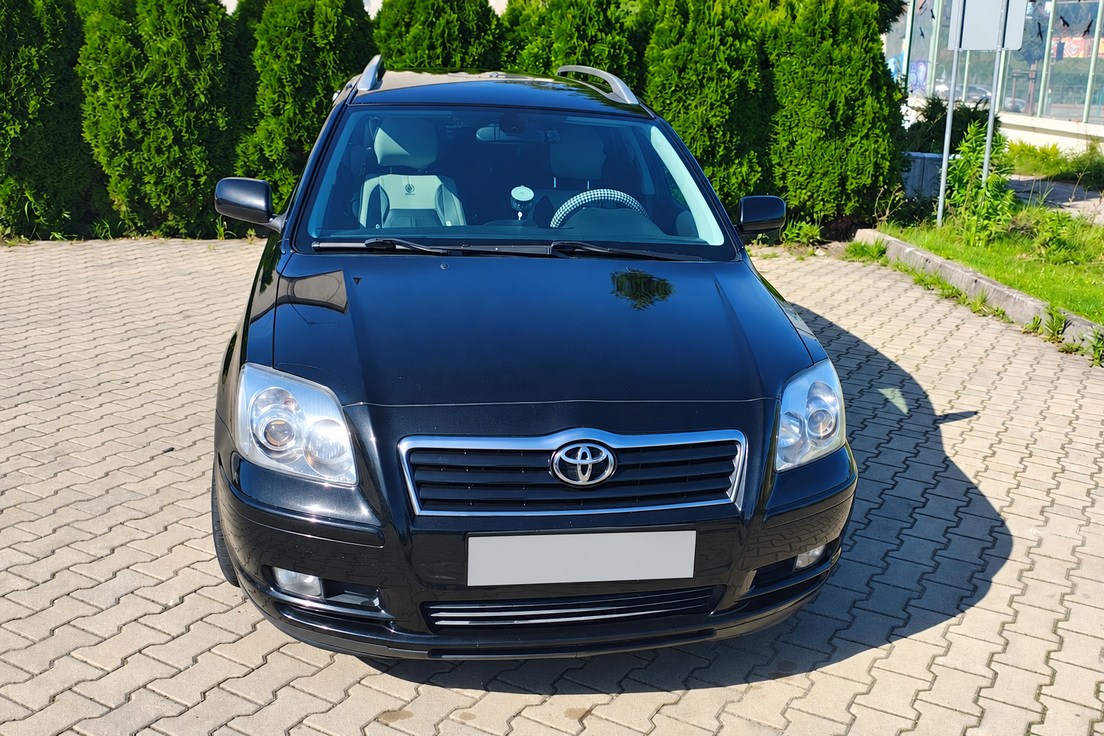 Toyota Avensis — kombi, kolor czarny; samochód kupiony przez Skup Aut Turbo
