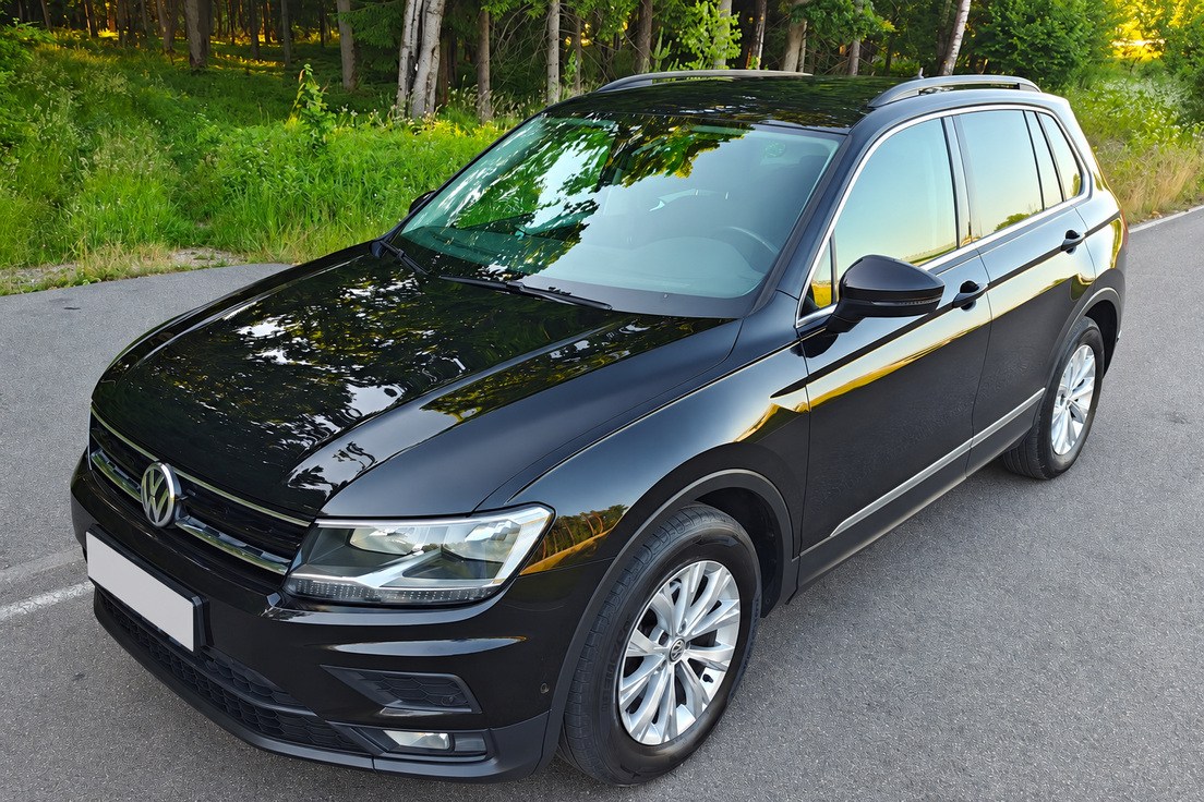 Volkswagen Touran — minivan, kolor czarny; samochód kupiony przez Skup Aut Turbo