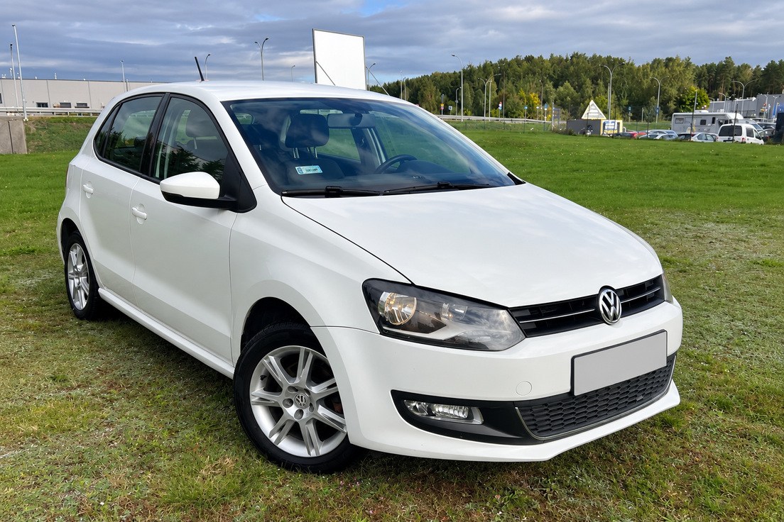 Volkswagen Polo — hatchback, kolor biały; samochód kupiony przez Skup Aut Turbo