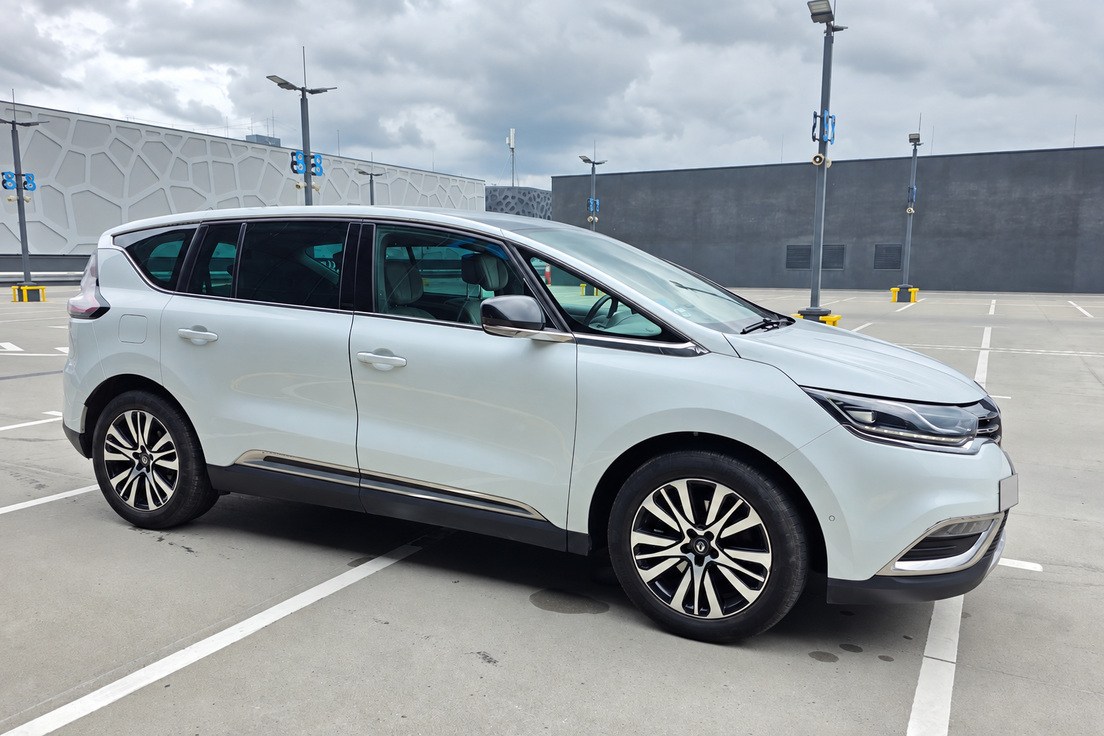 Opel Zafira — minivan, kolor biały; samochód kupiony przez Skup Aut Turbo